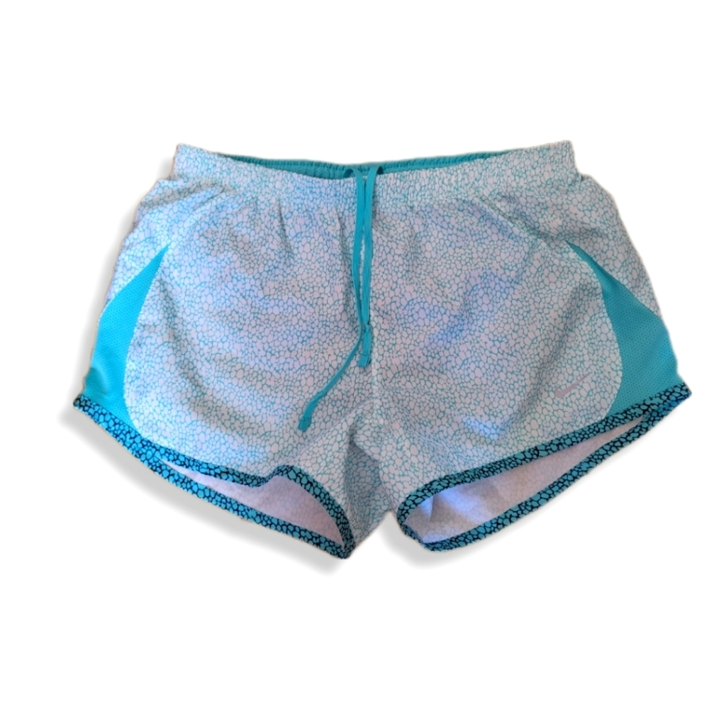 𝅺NIKE women's dri fit aquamarine shorts